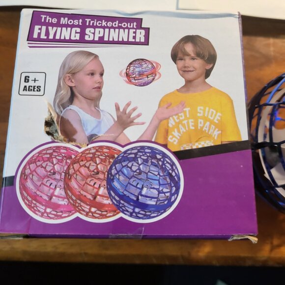 THE MOST TRICKED-OUT FLYING SPINNER  LOT OF 6PCS - Picture 5 of 9